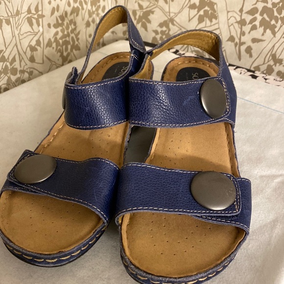 Softspots Shoes - Soft spots  sandals in navy blue  SIZE 8 New No box